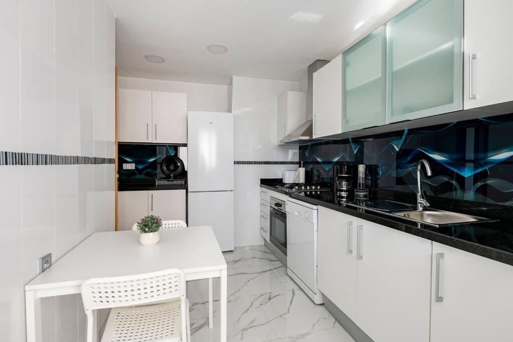 Superb & Sunny 2Br & 2Ba Apt. W/ Seaview, Malabata Tanca Dış mekan fotoğraf